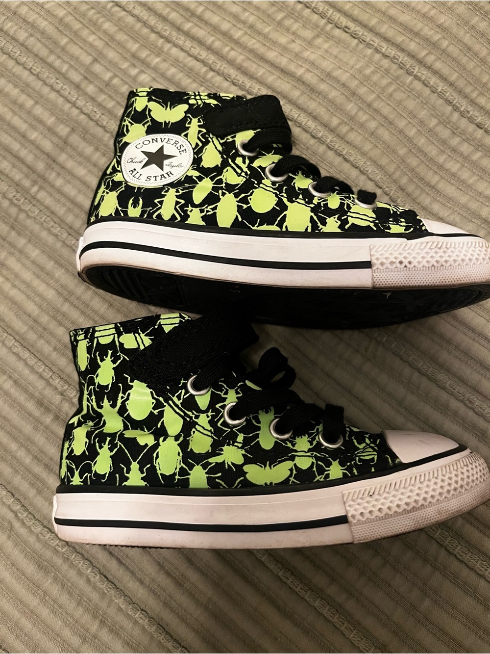 Converse Toddler High Top Sneakers – Black & Neon Green Bug Print
